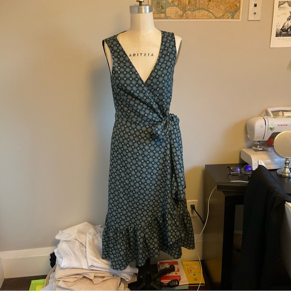 Tory Burch Dresses & Skirts - Tory Burch Black Label Tag Detail